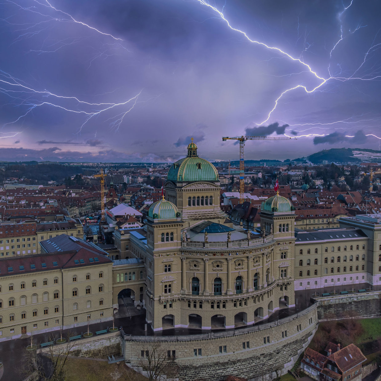 Le Palais fédéral sous l'orage